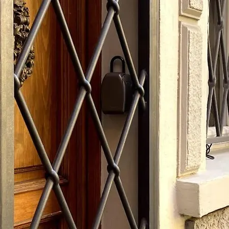 Ground Floor Luxe Historic Centre Bologna