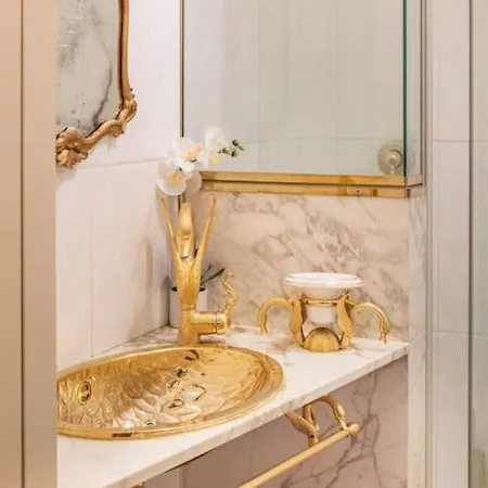 Ground Floor Luxe Historic Centre 博洛尼亚