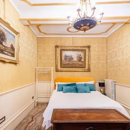 Ground Floor Luxe Historic Centre