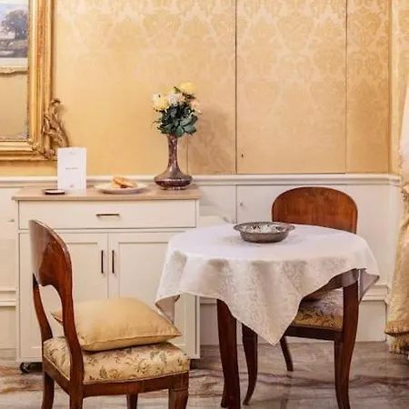 アパート Ground Floor Luxe Historic Centre ボローニャ