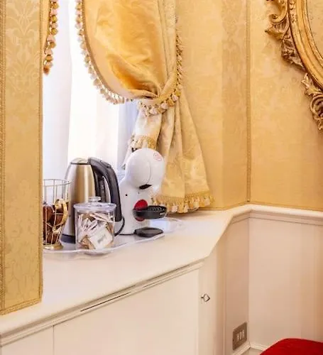 Ground Floor Luxe Historic Centre 아파트 *