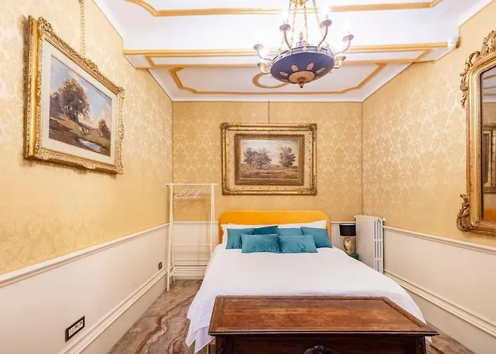 Ground Floor Luxe Historic Centre