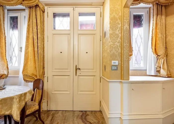 Ground Floor Luxe Historic Centre بولونيا