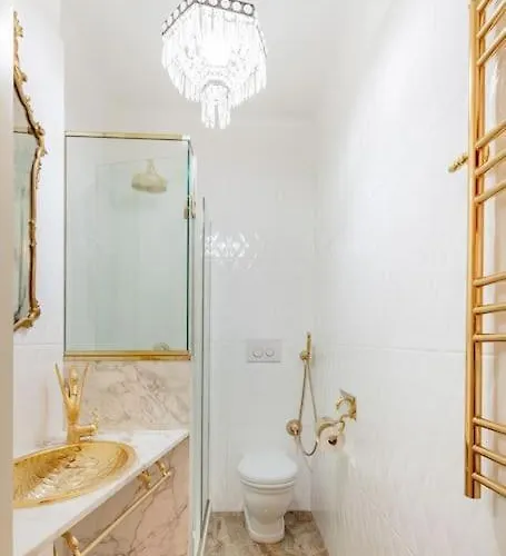 Ground Floor Luxe Historic Centre شقة